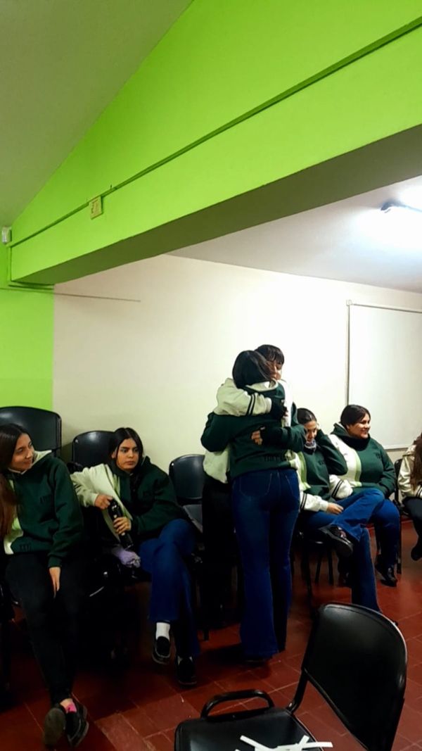 Tilisarao acompaña a sus escuelas: continúa recorriendo establecimientos educativos con talleres para adolescentes